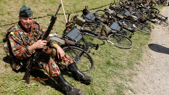 History of military bicycles in pictures