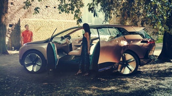 BMW Vision iNext previews electric self-driving SUV due in 2021