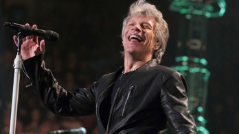Bon Jovi blames sore throat after cutting Pittsburgh show short