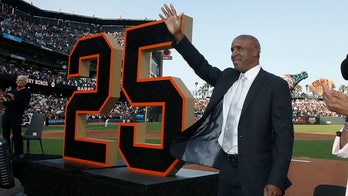 Home run king Barry Bonds has his No. 25 retired by Giants