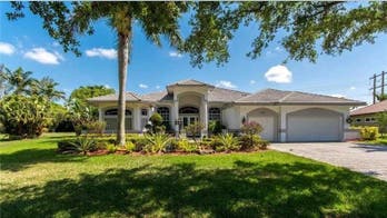 After Bouncing Out of Cleveland, Wide Receiver Dwayne Bowe Selling Florida Home