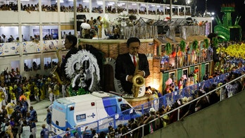 Part of Rio Carnival float collapses, injuring 12