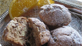 Elizabeth Carrion: Christmas Bread Muffins