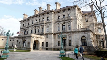 High court steps into fight on Vanderbilts' Breakers mansion