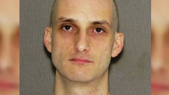 Inmate escapes after guard transporting prisoners stops at casino in St. Louis