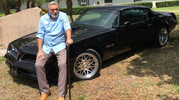 Burt Reynolds to drive his own Bandit Trans Am onto Barrett-Jackson auction stage