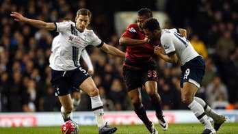 Spurs draw gives Leicester chance to clinch title on Sunday