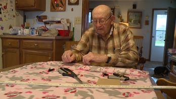 Indiana man makes blankets for police to give to children
