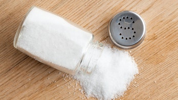 New York City to require salt warnings on restaurant menus
