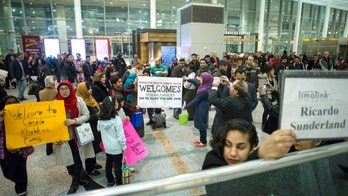 US lawmakers, analysts warn Canada's Syrian refugee plan puts America at risk