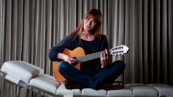 Ex-French First Lady Carla Bruni sings her heart out in New York