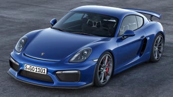 2016 Porsche Cayman GT4 revealed
