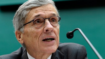 Agencies disagree on allowing in-flight phone calls