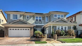 Former Vikings Punter Chris Kluwe Cuts Price on Huntington Beach Home