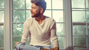 Country singer Chris Lane on his pre-show ritual: I always say a 'quick prayer'