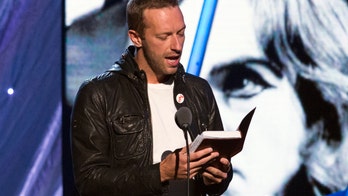 Chris Martin hilariously inducts Peter Gabriel into Rock and Roll Hall of Fame