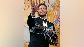 Chris Pratt dons bra for Hasty Pudding Award at Harvard