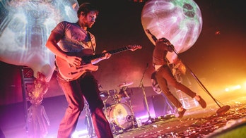 Circa Survive guitarist stops alleged sexual assault mid-show