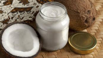 How to Make Your Own Eye Makeup Remover With Coconut Oil