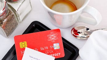 Guy takes date for romantic dinner, steals her credit card and laptop