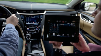 Cadillac offering tutorials, iPad with new infotainment system