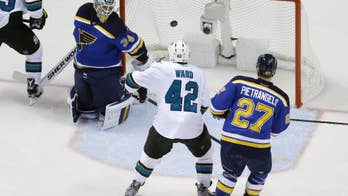 Pavelski scores twice, Sharks top Blues to take 3-2 lead