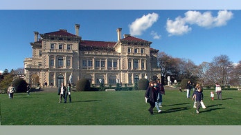 Battle over welcome center at The Breakers divides  Newport as a tourist destination