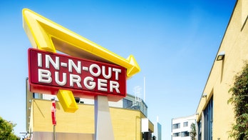 Burger battle: In-N-Out sues Smashburger for infringing on signature burgers