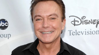 David Cassidy appears to slur words, falls off stage during concert