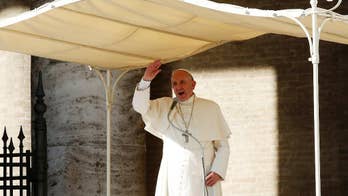 Pope preaches forgiveness in Assisi with colloquial gesture