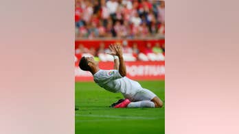 While Real stalls, Barcelona finds a way to overcome problems, shows it's still in good shape