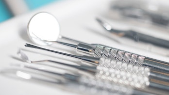 Police: Fake Florida dentist pulled 10 teeth, made dentures