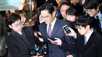 Seoul court begins reviewing arrest of Samsung heir