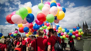 Cologne's gay pride parade pays tribute to Orlando victims