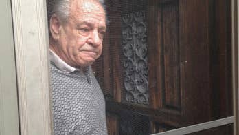 Mom charged with taking her kids 3 decades ago to face judge