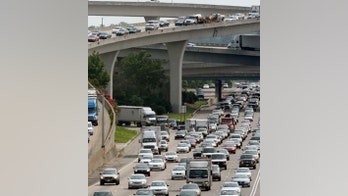 Survey: Americans to travel combined 25 billion miles during holidays