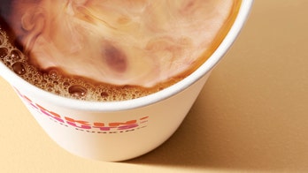 Dunkin’ Donuts launching fall menu a full day before Starbucks