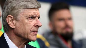 Wenger won't tell protesting fans decision on Arsenal future