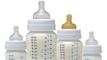 Bigger baby bottles linked to weight gain