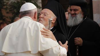 Pope greets leaders of many religions at Assisi peace day