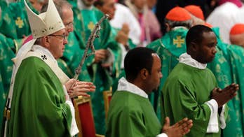 Homeless have VIP seats for pope's Mass in St. Peter's