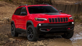 Will the 2019 Jeep Cherokee be a hybrid?