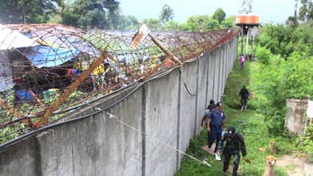 Suspected rebels storm Philippine jail, 158 inmates escape