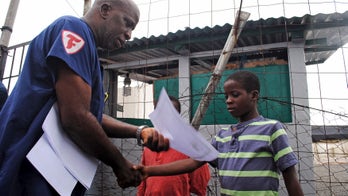 Countries at heart of Ebola outbreak see first virus-free week
