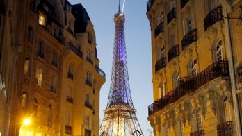 Is Paris making a tourism comeback in 2016?