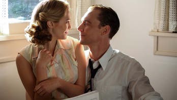 Elizabeth Olsen doesn't mind singing off key in 'I Saw The Light'