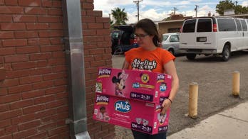 Volunteers travel to US-Mexico border, donating goods to refugee shelter