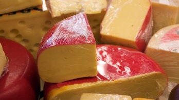 Thieves make off with 20,000 pounds of Wisconsin cheese