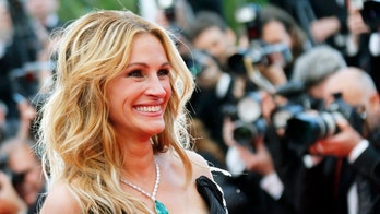 How to get Julia Roberts' signature travel style
