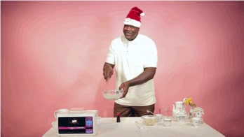 Shaq bakes holiday treats with an Easy Bake Oven